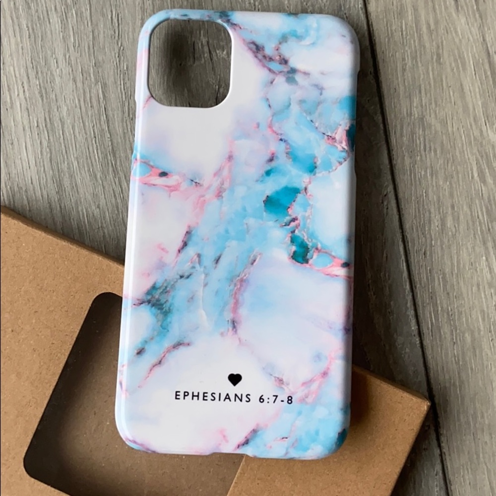 iPhone 11 phone case •bran new•